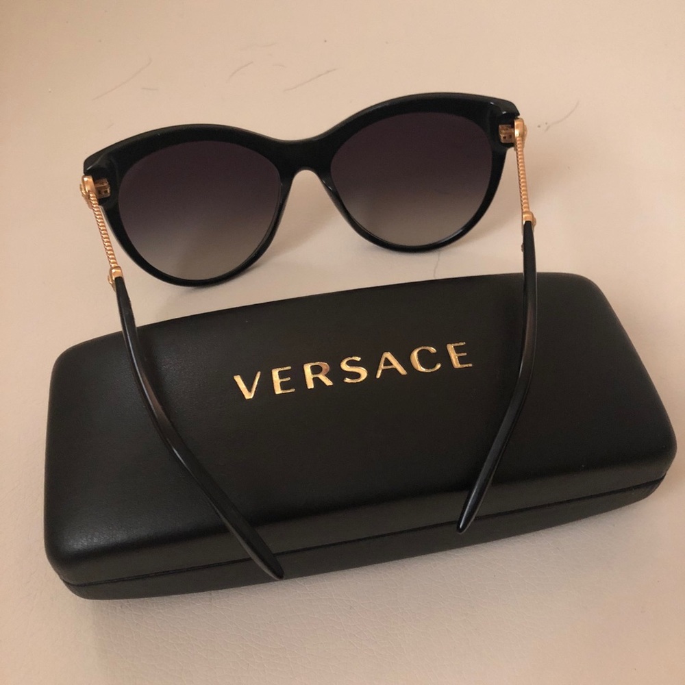 Versace Women Black Sunglasses, VE4292